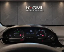 Notranja slika - Peugeot 208 - 1.2 PureTech-PRVA LASTNICA-ODLIČEN - 10 - Predogledna slika