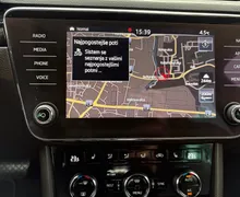 Notranja slika - Škoda Superb - 2.0 TDI L K Combi DSG 4X4 ... - 12 - Predogledna slika