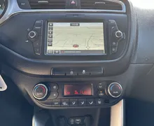 Notranja slika - KIA Ceed - 1.4 CVVT LX Champion NAVI - 18 - Predogledna slika