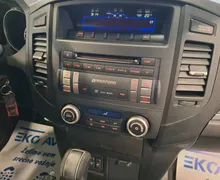 Notranja slika - Mitsubishi Pajero - 3.2 DID Intense Avt. LWB 1LASTNIK-SLO-4X4-7SEDEŽEV - 9 - Predogledna slika