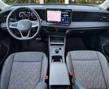 Notranja slika - Volkswagen Tiguan - 1.5 eTSI BMT 4ALL DSG-IQ Light-360 kamera-Vl.kljuk - 12 - Predogledna slika