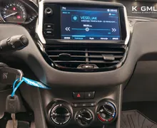 Notranja slika - Peugeot 208 - 1.2 PureTech-PRVA LASTNICA-ODLIČEN - 11 - Predogledna slika