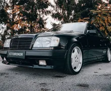 Zunanja slika - Mercedes-Benz E-Razred - CE300 AMG Usnje Starodobnik Strešno okno Klima - 1 - Predogledna slika