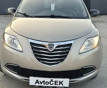 Zunanja slika - Lancia Ypsilon - 0.9 TwinAir + AUTOMATIC + IT DOK + EXTRA CENA - 2 - Predogledna slika