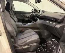 Notranja slika - Peugeot 3008 - 1.2i-ALLURE-VIRTUAL-FULL LED-KAMERA-NAVI-TEMPOMAT. - 10 - Predogledna slika