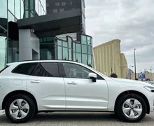 Zunanja slika - Volvo XC60 - B5  P  Core AT AWD 3 leta garancije + 3 servisi... - 4 - Predogledna slika
