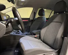 Notranja slika - Volkswagen Golf - Volkswagen  Variant 2.0 TDI VIRTUAL ACC AMBIENT LANE KEYLESS - 9 - Predogledna slika