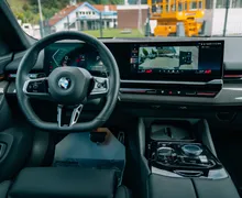 Notranja slika - BMW Serija 5 - 520i Avt. Steptronic M-SPORT - 8 - Predogledna slika