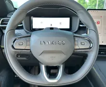 Notranja slika - Lynk & Co 01 - More 2025 Priključni hibrid... - 14 - Predogledna slika