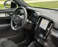 Notranja slika - Volvo XC40 - B4 P Ultra Dark Avt. - 9 - Predogledna slika