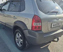 Zunanja slika - Hyundai Tucson - 2.0 + 4x4 + vzdrževan +kljuka + BREZ POLOGA - 7 - Predogledna slika
