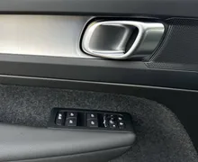 Notranja slika - Volvo XC40 - B3 P Core AT DCT 3 leta garancije + 3 servisi... - 12 - Predogledna slika