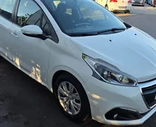 Zunanja slika - Peugeot 208 - 1.2 PURETECH 82 ZASLON-KLIMA-SLOVENSKI-1.LASTNIK - 3 - Predogledna slika