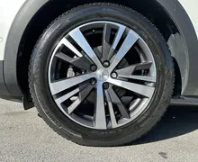 Notranja slika - Peugeot 3008 - 1.2 PureTech 130 S S Active Pack Avt. - 9 - Predogledna slika
