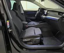 Notranja slika - Škoda Octavia - Combi 2.0 TDI Tour DSG - LED.kamera.masaža.kljuka - 17 - Predogledna slika