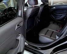 Notranja slika - Mercedes-Benz B-Razred - B 180 d Style FULL LED ALU NAVI USNJE 1.LASTNIK  . - 8 - Predogledna slika