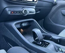 Notranja slika - Volvo XC40 - B3 P Core AT DCT 3 leta garancije + 3 servisi... - 19 - Predogledna slika
