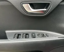 Notranja slika - KIA Stonic - 1.0 T-GDi LX Urban ISG DCT - 13 - Predogledna slika