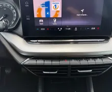 Notranja slika - Škoda Octavia - 2.0 TDI Ambition-LED-Masaža v. sedežPDC-AppConnect - 9 - Predogledna slika