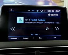 Notranja slika - Peugeot 5008 - 1.2 PURETECH LED ALU NAVI 7SEDEŽEV 2XPDC 1.LASTN.. - 7 - Predogledna slika