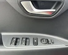 Notranja slika - KIA Stonic - 1.0 T-GDi LX Urban+ DCT - 13 - Predogledna slika
