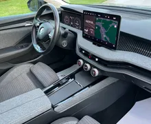 Notranja slika - Škoda Superb - Combi 2.0 TDI  DSG-1 LASTNIK-NAVI-LED-19 COL-KAM - 8 - Predogledna slika