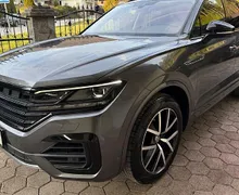 Zunanja slika - Volkswagen Touareg - 4motion V6 TDI R-LINE 1.LAST BLACK PANO LUFT H-UP - 1 - Predogledna slika