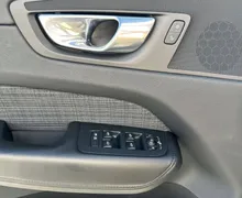 Notranja slika - Volvo XC60 - B4 D AWD Core Avt. - 13 - Predogledna slika