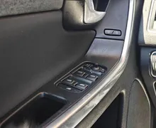 Zunanja slika - Volvo XC60 - D3 AUTO - VLEČNA KLJUKA - TEMPOMAT - GRETI SEDEŽI - 9 - Predogledna slika