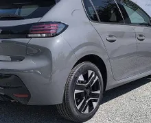 Zunanja slika - Peugeot 208 - ALLURE 1.2 PURETECH 110 MHEV E-DCT - 7 - Predogledna slika