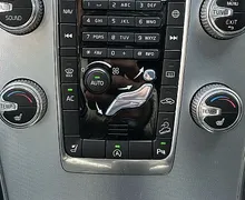 Zunanja slika - Volvo XC60 - D4 A AWD  Momentum-PANORAMA+GRET.SEDEŽEV-BIXENON - 10 - Predogledna slika