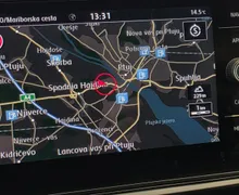 Notranja slika - Volkswagen T-Roc - 1.6 TDI BMT Style Dod.zimske gume na platiščih - 17 - Predogledna slika