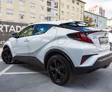 Zunanja slika - Toyota C-HR - CH-R 1.8 HYBRID SMART-BLACK PACK-LED-ACC-KAM-SLO-17C - 6 - Predogledna slika