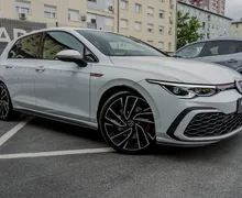 Zunanja slika - Volkswagen Golf - 2.0 TSI GTI-LED-ACC-H-K-HLAJ-MEM-KAM-19C - 3 - Predogledna slika