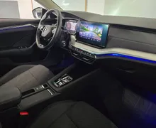 Notranja slika - Škoda Octavia - Combi 2.0 TDI Style DSG- LED.DCC.kamera.HUD.memory - 10 - Predogledna slika
