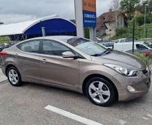 Zunanja slika - Hyundai Elantra - 1.6 CVVT STYLE ZELO LEPO OHRANJENO VOZILO... - 5 - Predogledna slika