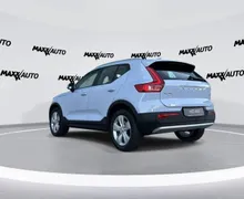 Notranja slika - Volvo XC40 - B3 P Core AT DCT 3 leta garancije + 3 servisi... - 7 - Predogledna slika