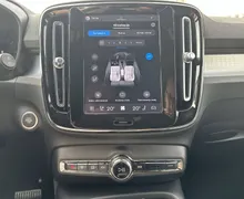Notranja slika - Volvo XC40 - B3 P Core Avt. - 17 - Predogledna slika