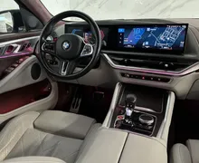Notranja slika - BMW XM - 4.4|IconicG|SoftC|Masaža|Hlaj|HUD|Harman|ACC|360K - 11 - Predogledna slika