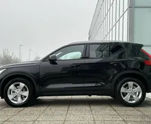 Notranja slika - Volvo XC40 - B3 P Core AT DCT 3 leta garancije + 3 servisi - 8 - Predogledna slika