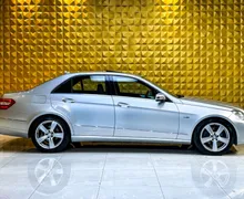Notranja slika - Mercedes-Benz E-Razred - E 220 CDI AUT.-PANO.-GRETJE-PDC-NAVI-F1... - 12 - Predogledna slika