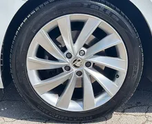 Zunanja slika - Škoda Superb - 2.0 TDI-LED-NAVI-MEMORY-18COL-PDC+KAM-GRETJE - 7 - Predogledna slika