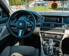 Notranja slika - BMW Serija 5 - 530d xDrive touring Avt. - 11 - Predogledna slika