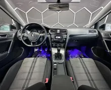 Notranja slika - VW Golf - 2.0 TDI R LINE+PANORAMA+LED+NAVI+GRETJE SEDEZEV - 9 - Predogledna slika