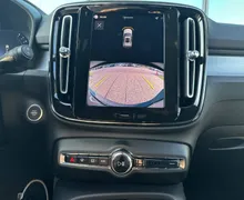 Notranja slika - Volvo XC40 - B3 P Plus Dark AT DCT 3 leta garancije + 3 servi.. - 16 - Predogledna slika