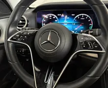Notranja slika - Mercedes-Benz E-Razred - 300de |Virtual|360Kamera|HUD|Tempomat|Gretje|PDC| - 11 - Predogledna slika