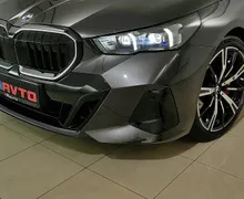 Zunanja slika - BMW Serija 5 - Touring: 540d-XD-M-PAKET-ICONIC-PANO-HLA-SE-360-KAM-ACC- - 8 - Predogledna slika