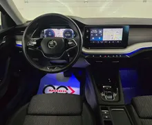 Notranja slika - Škoda Octavia - Combi 2.0 TDI Tour DSG - LED.kamera.masaža.kljuka - 11 - Predogledna slika