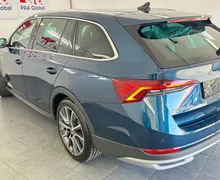 Zunanja slika - Škoda Octavia - Combi 4x4 2.0 TDI Scout DSG.NEMŠKI+4ALU.KAMERA.4X4 - 4 - Predogledna slika