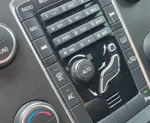 Zunanja slika - Volvo XC60 - FWD D4 MOMENTUM AVTOMATIK-ALU PLATIŠČA-KLIMA-NAVI - 17 - Predogledna slika